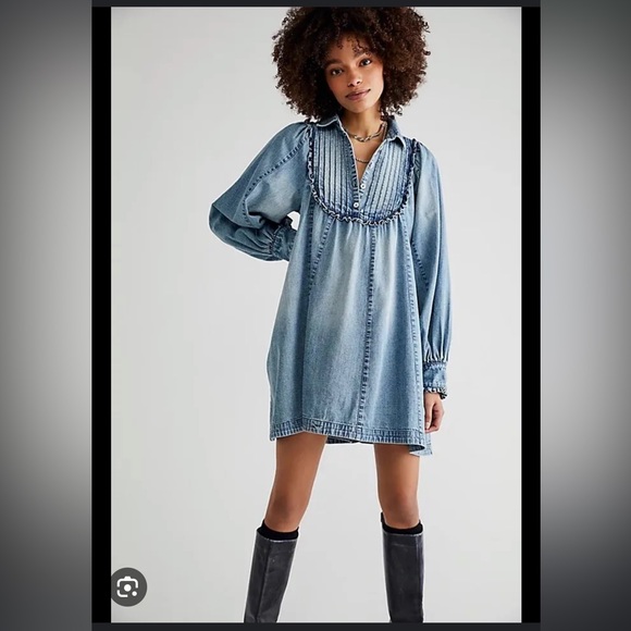 Free People Dresses & Skirts - Free People EUC Arabella Denim Babydoll Mini Dress Size Small in Indigo